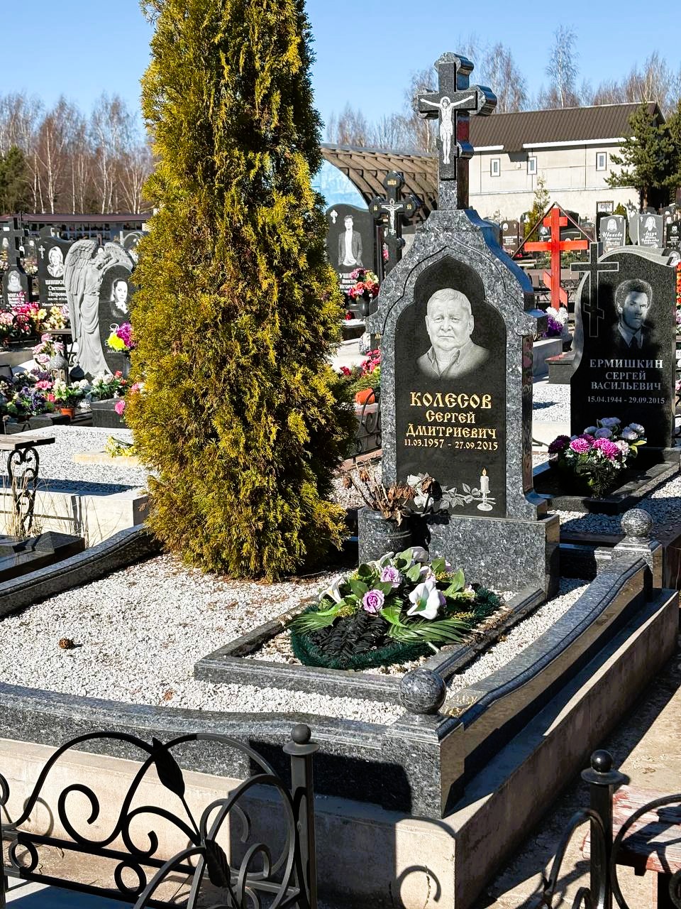 Уникальный памятник в виде часовни