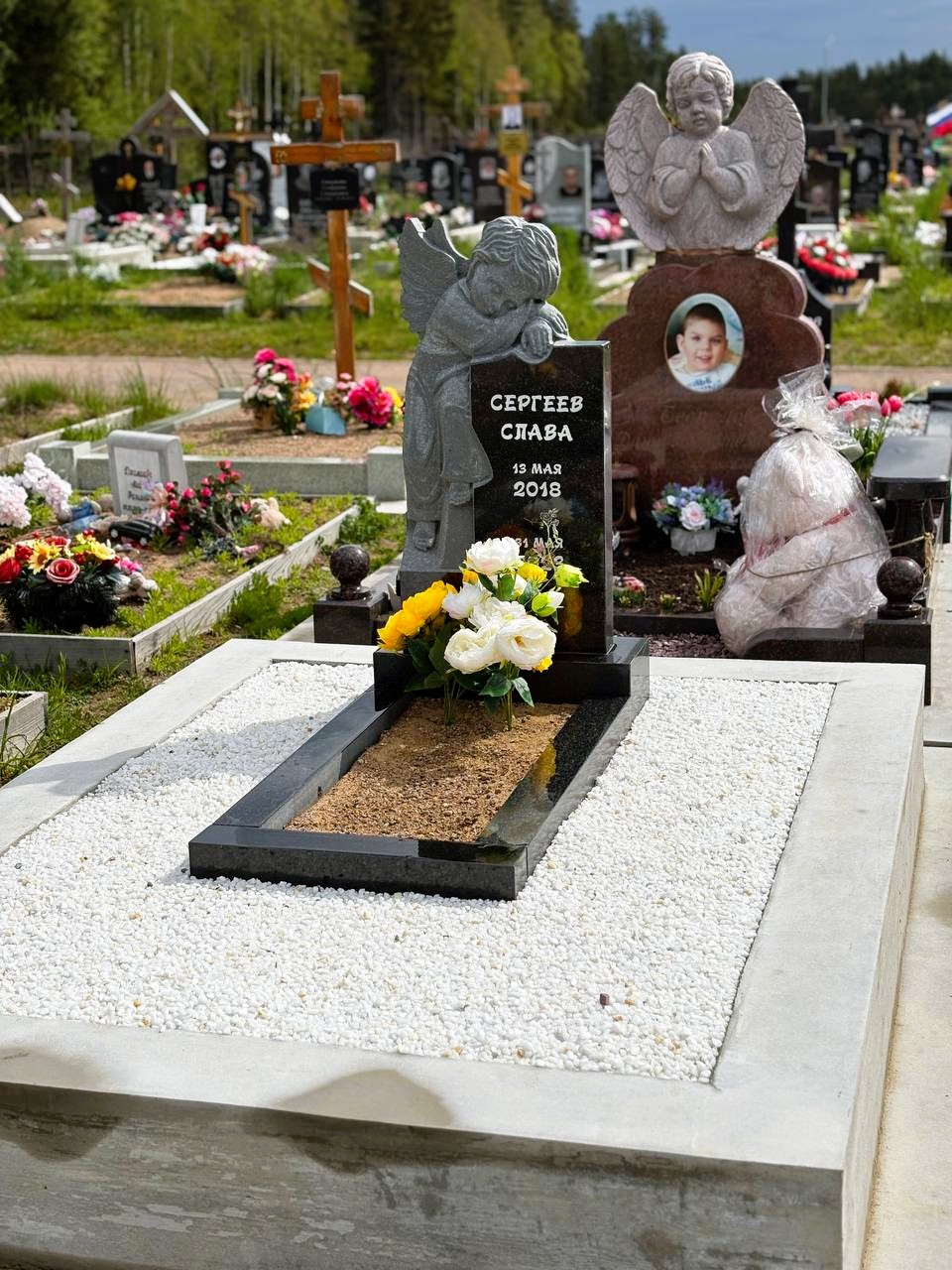 Памятник для ребенка