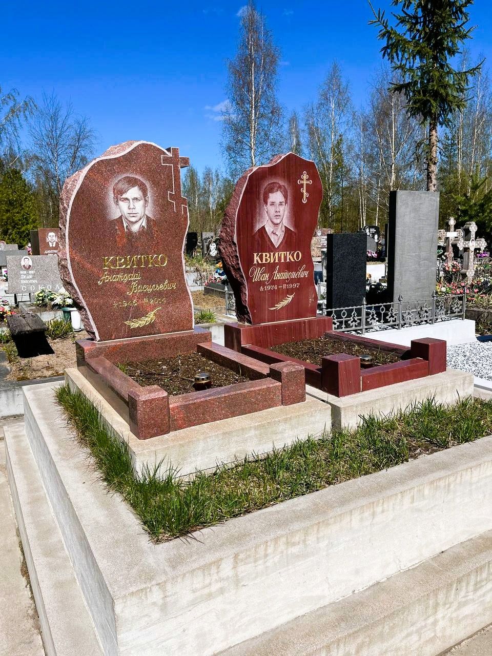 Парные памятники из гранита
