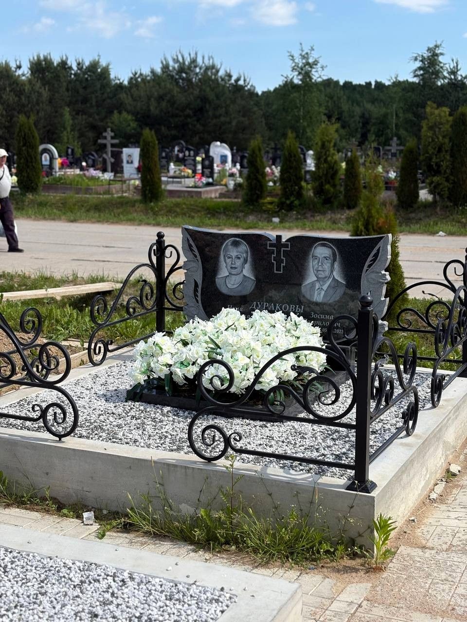 Двойной памятник горизонтальный