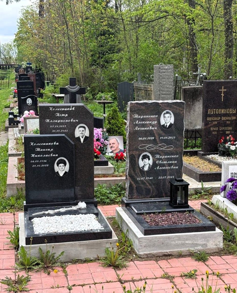 Гранитный памятник